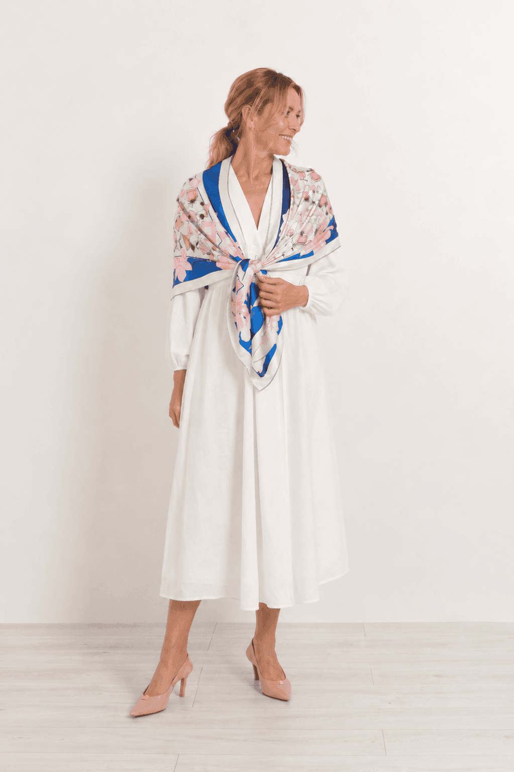 Fleur de Parfum 90 – Satin Silk Scarf — thumbnail 2